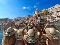 Procida, passeio de barco com paradas de natação e fotos subaquáticas - Housity