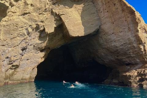 Procida : tour en bateau avec arrêts baignade et photos sous-marines