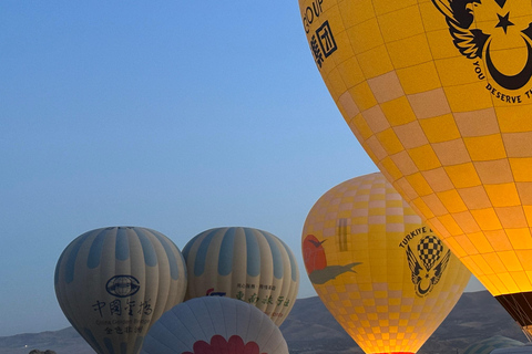 Göreme : vol en montgolfière avec transfert et champagne