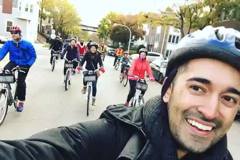Chicago: Westside Food Tasting Bike Tour z przewodnikiem