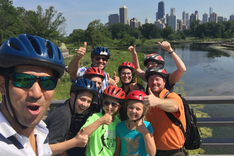 Chicago: Rodzinna wycieczka rowerowa do centrum z jedzeniem i zwiedzaniemWycieczka standardowa