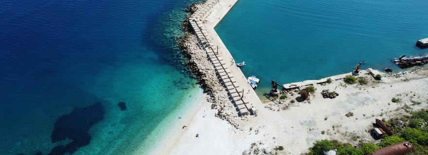 Clare : Excursion en bateau rapide sur l'île de Sazan et Karaburun et plongée avec masque et tuba