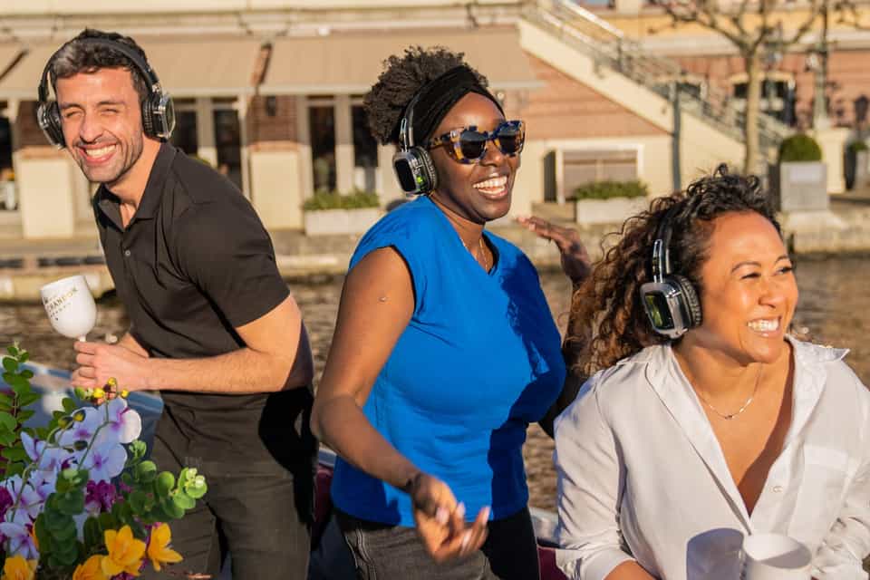 Private luxury cruise with silent disco