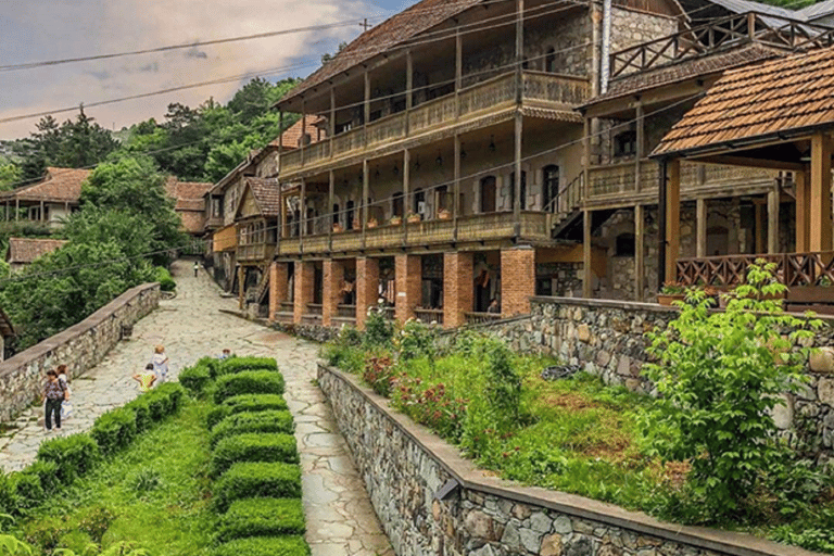 Meren naar Bergen: Reis via Sevan, Dilijan en Tsaghkadzor