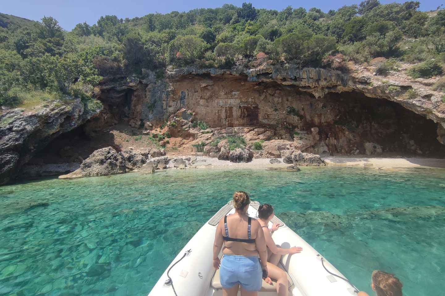 Desde Vlorë: Excursión a la Cueva de Haxhi Ali y Karaburun en Lancha Rápida