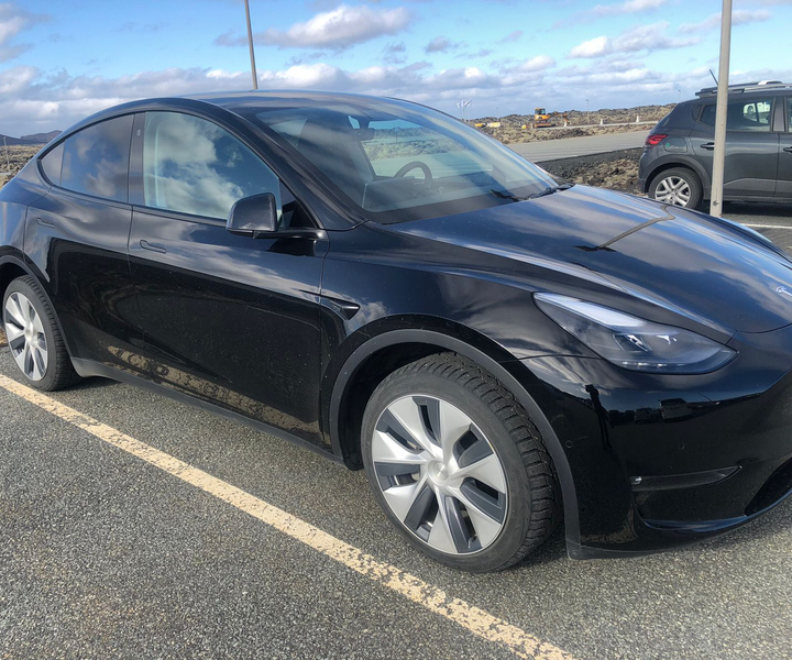 Reykjavik: Private Transfer to/from Keflavík Airport