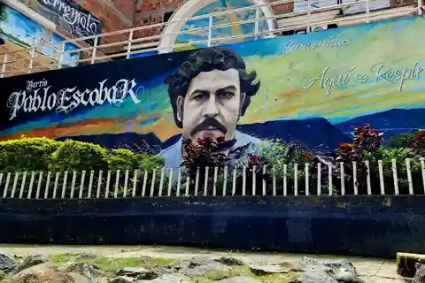Medellín: Private Pablo Escobar Tour with Transportation