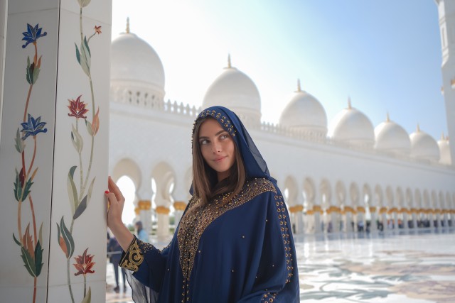 Vanuit Dubai: Abu Dhabi City Sightseeing & Sheikh Zayed-moskee