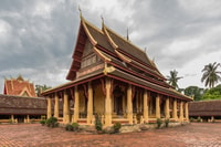 Vientiane, tour privato di un giorno intero con Buddha Park e pranzo - Hizvo