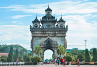 Vientiane, tour privato di un giorno intero con Buddha Park e pranzo - Hizvo