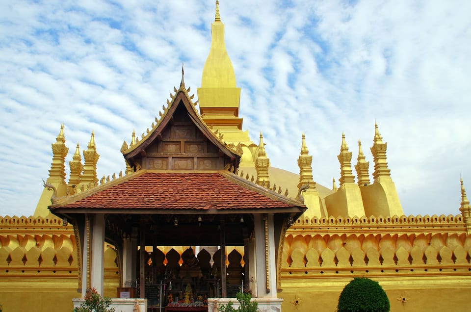 Vientiane, tour privato di un giorno intero con Buddha Park e pranzo - Hizvo