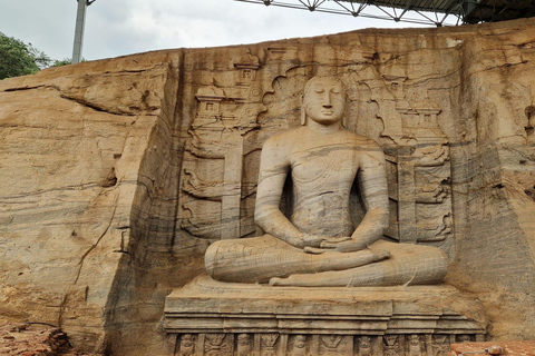 Polonnaruwa Day Trip with Lunch and Hotel Pickup