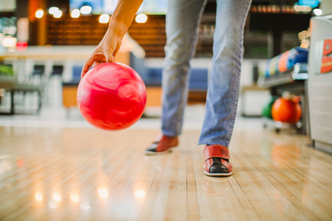 Maspalomas: inträdesbiljett till bowlingspelet på Holiday WorldSpel för 3 personer