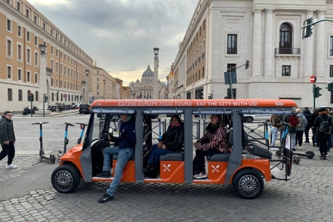 Roma: Recorrido gastronómico VIP en carrito de golfRoma: Visita nocturna VIP con comida en carrito de golf