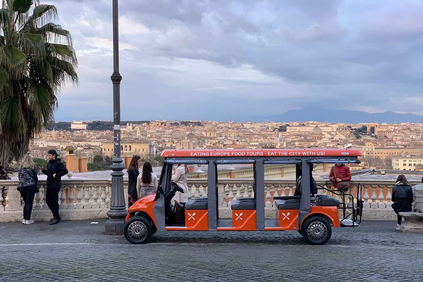 Rome: VIP Golf Cart Food Tour