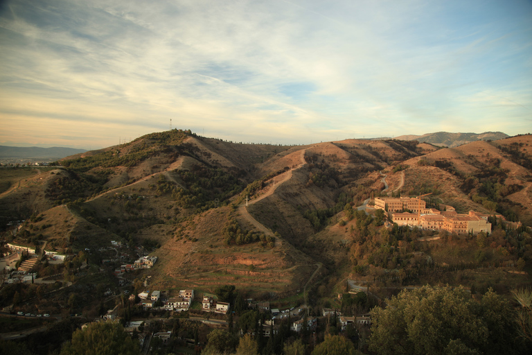 Granada: uitzicht op de zonsondergang Alhambra en Sierra Nevada per e-bikePrivérondleiding in het Frans