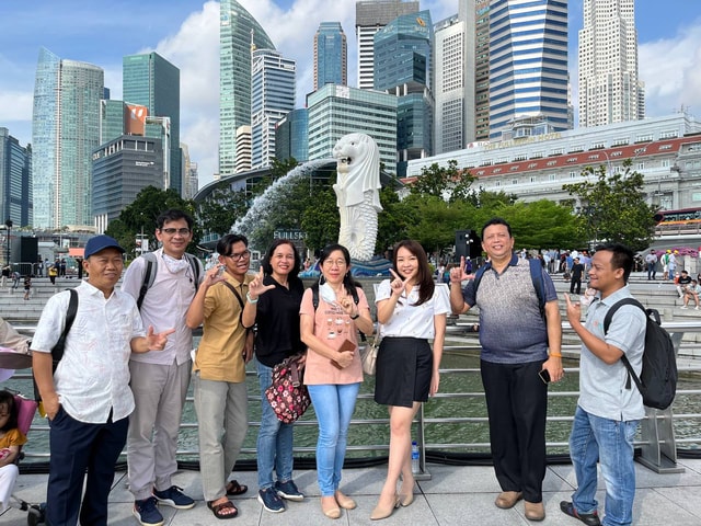Singapore: City Highlights Walking Tour & Singapore River