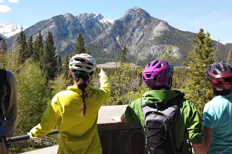 Banff: E-Bike-tur i Bow River och vandring i Sundance CanyonBanff: Bow River E-Bike Tour och Sundance Canyon Hike