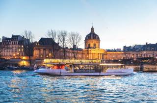 Paris: Abendliche Flusskreuzfahrt mit Musik