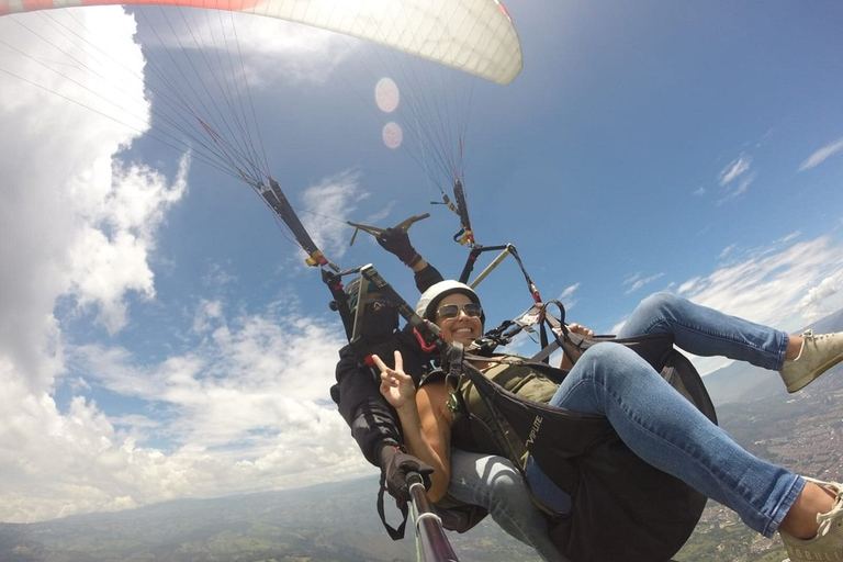 Paragliding Tour vanuit Medellin met GoPro-foto's en -video's