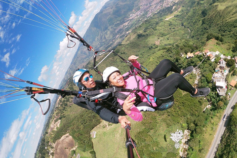 Excursión en parapente desde Medellín con fotos y vídeos GoPro