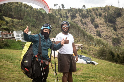 Excursión en parapente desde Medellín con fotos y vídeos GoPro