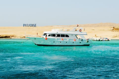 From Hurghada: Paradise Island Scuba & Snorkeling Boat Tour