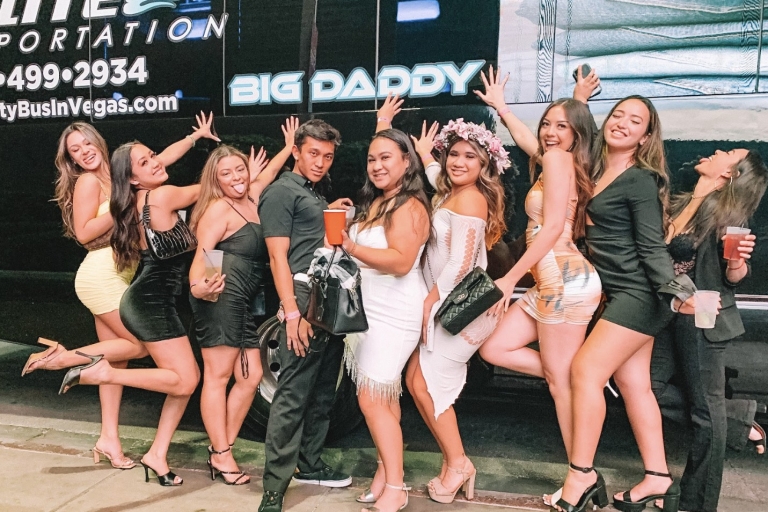Las Vegas: Fremont Street Bar Crawl with Exclusive Drinks Party Bus Pub Crawl