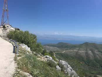 De sul a noroeste de Corfu 4x4: Sonhos da costa e encantos das aldeias