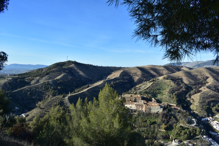 Granada: Excursión al Parque Natural de la AlhambraSenderismo en el parque natural de las afueras de la Alhambra