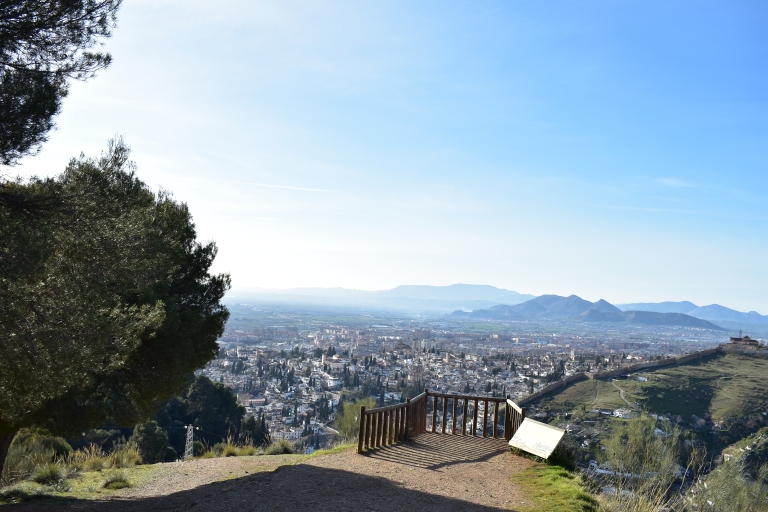 Granada: wandeltocht natuurpark AlhambraWandelen in het natuurpark aan de rand van het Alhambra