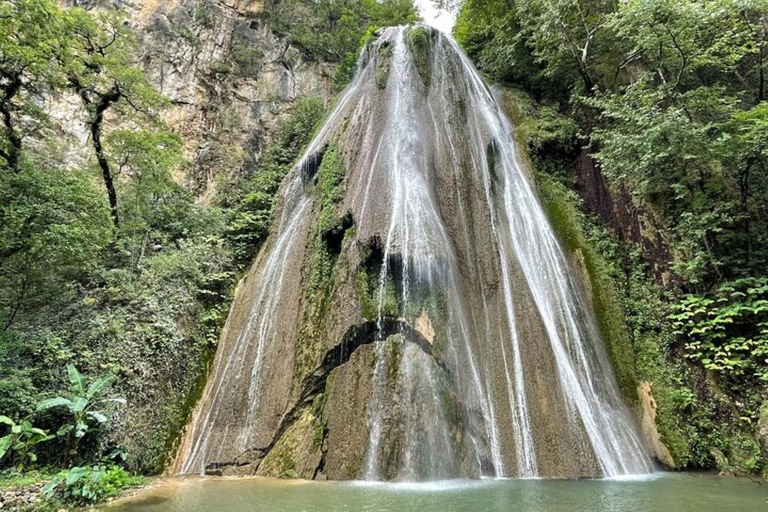 Depuis Monterrey : Expérience guidée d&#039;une demi-journée à Santiago