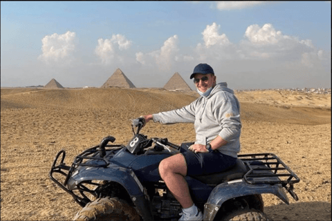 Il Cairo: tour privato in quad ATV alle piramidi
