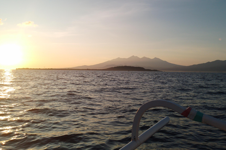 Gili Trawangan : Private Snorkeling Sunrise and Sunset Tour