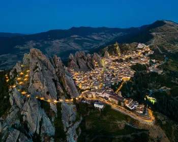 Von Castelmezzano aus: Geführte Wanderung nach Pietrapertosa und zurück