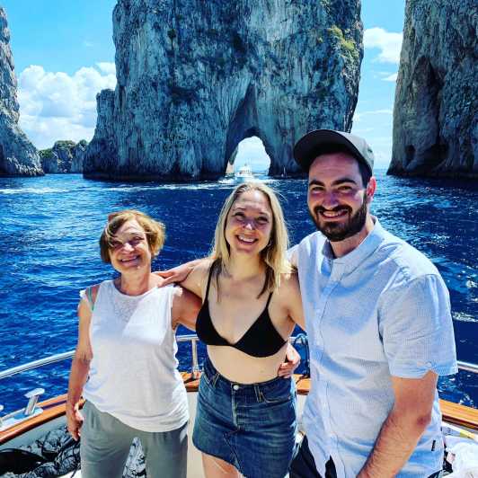 Desde Sorrento: Excursión de un día en barco a Capri con bebidas