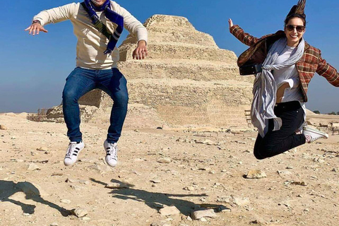 Au départ du port d'Alexandrie : Excursion d'une journée aux Pyramides et à Sakkara