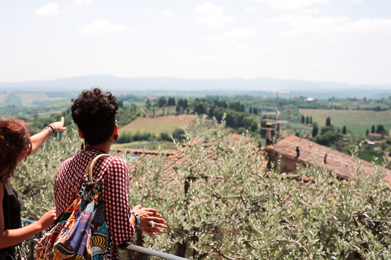 Toscana: Dagsutflykt till Pisa, Siena, San Gimignano och ChiantiEngelska - Dagsutflykt med lunch och vinprovning