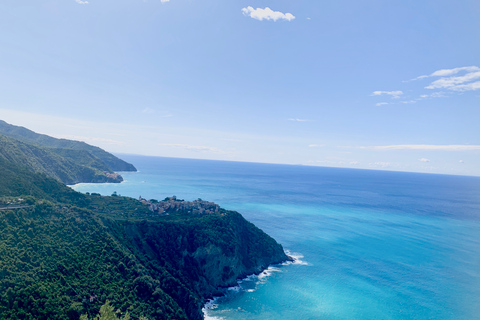 From Florence: Private Roundtrip Transfer to Cinque Terre