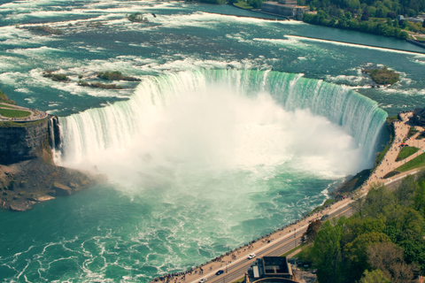 Niagarafälle: Bootsfahrt & Reise hinter die Fälle TourReise hinter die Wasserfälle & Bootsfahrt mit Tour