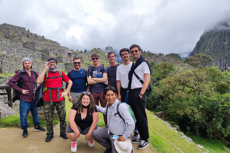 Desde Cusco: Machu Picchu y Valle Sagrado: Viaje guiado de 2 días