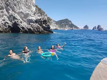 Esperienza Privata a Capri in Barca con Gozzo Classico 3H