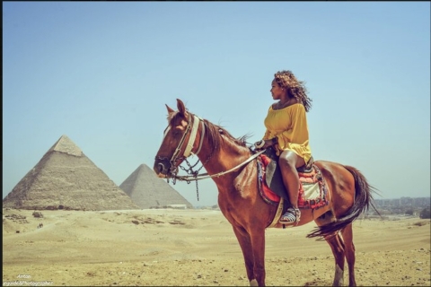 Privater Ausritt auf arabischen Pferden bei den Pyramiden mit Abholung