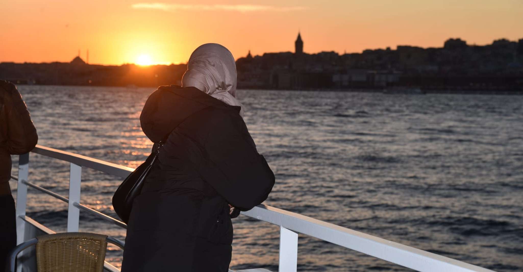 Istanbul: Explore Bosphorous on a Sunset Boat Cruise