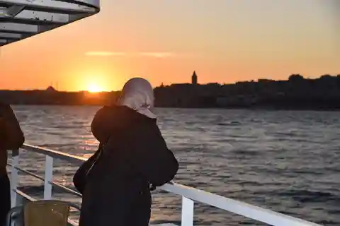 Стамбул: исследуйте Босфор во время круиза на лодке на закате