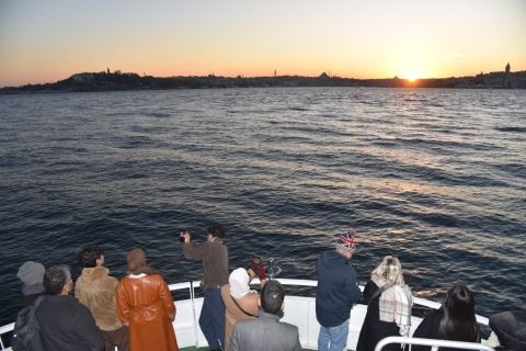 Istanbul : croisière touristique sur le Bosphore avec escale côté asiatiqueIstanbul : croisière touristique sur le Bosphore