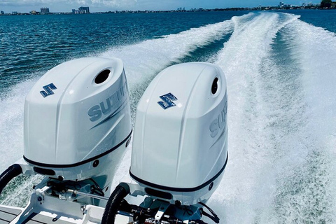 Miami: 4 Hour Island Hopping Boat Trip with Water Toys Miami: Half-Day Island Hopping Boat Trip with Water Toys