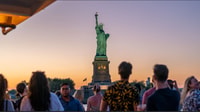 NYC, Estatua de Liberty Sunset Cruise Skip-the-línea Boleto - Housity
