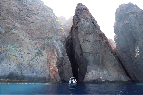 Ab Calvi: Bootstour nach Scandola