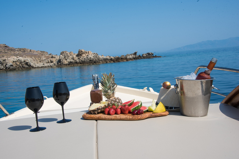 Ornos: Private Cruise on a Traditional Wooden Boat Mykonos:Private cruise with traditional wooden boat